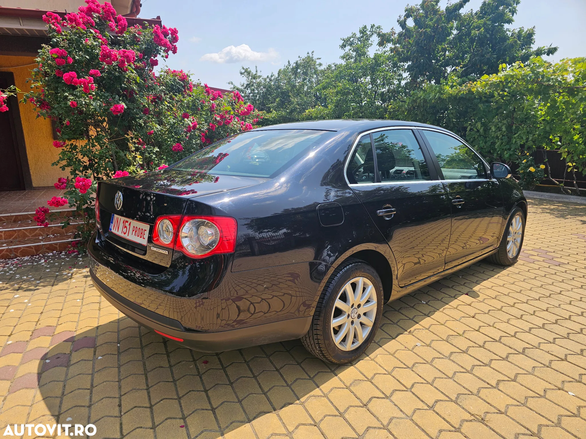 Volkswagen Jetta 1.9 TDI DPF Comfortline BlueMotion - 4