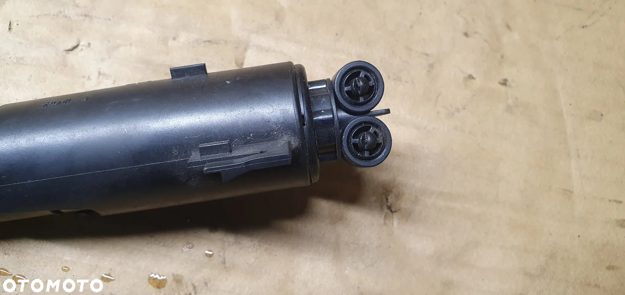 Spryskiwacz lampy Xenon przód przedni Audi A4 B8 - 2