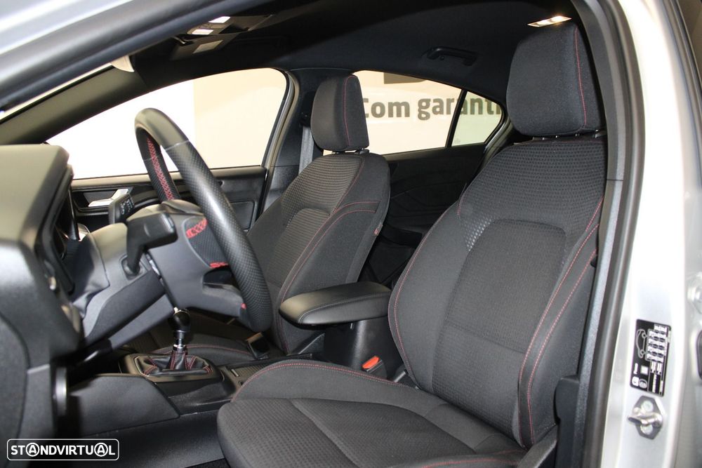 Ford Focus 1.0 EcoBoost MHEV ST-Line - 23