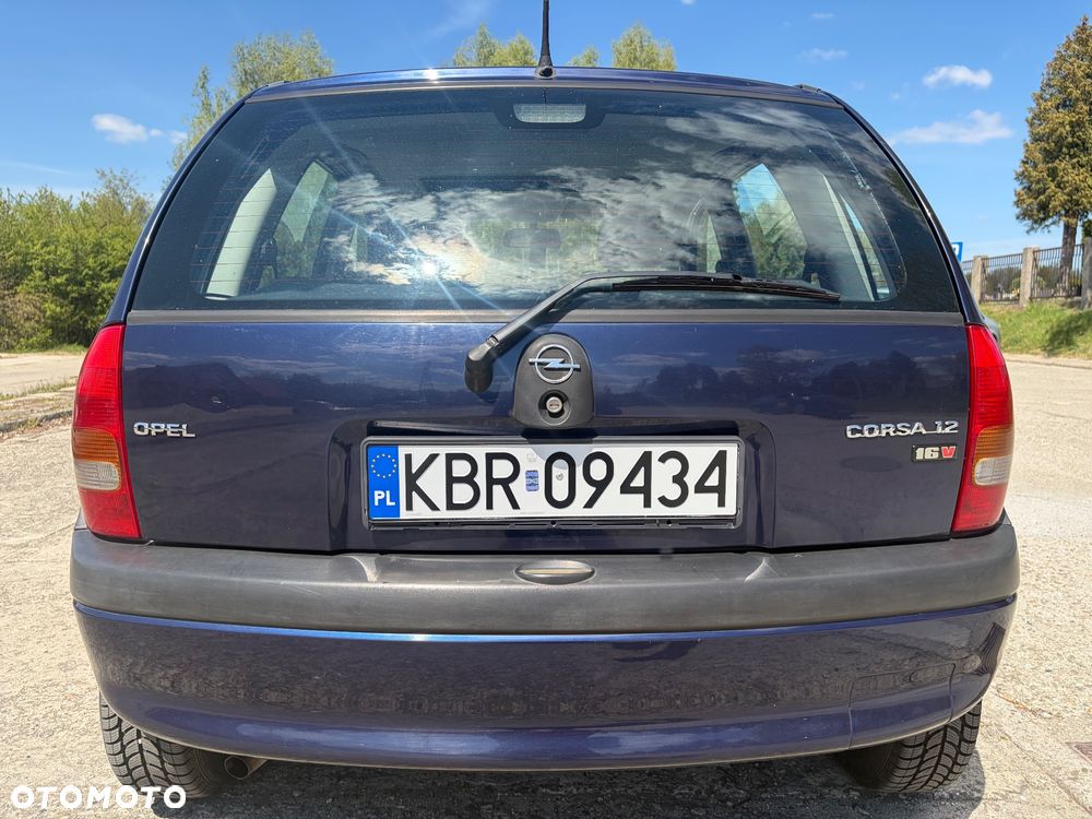 Opel Corsa 1.2 City 16v - 10
