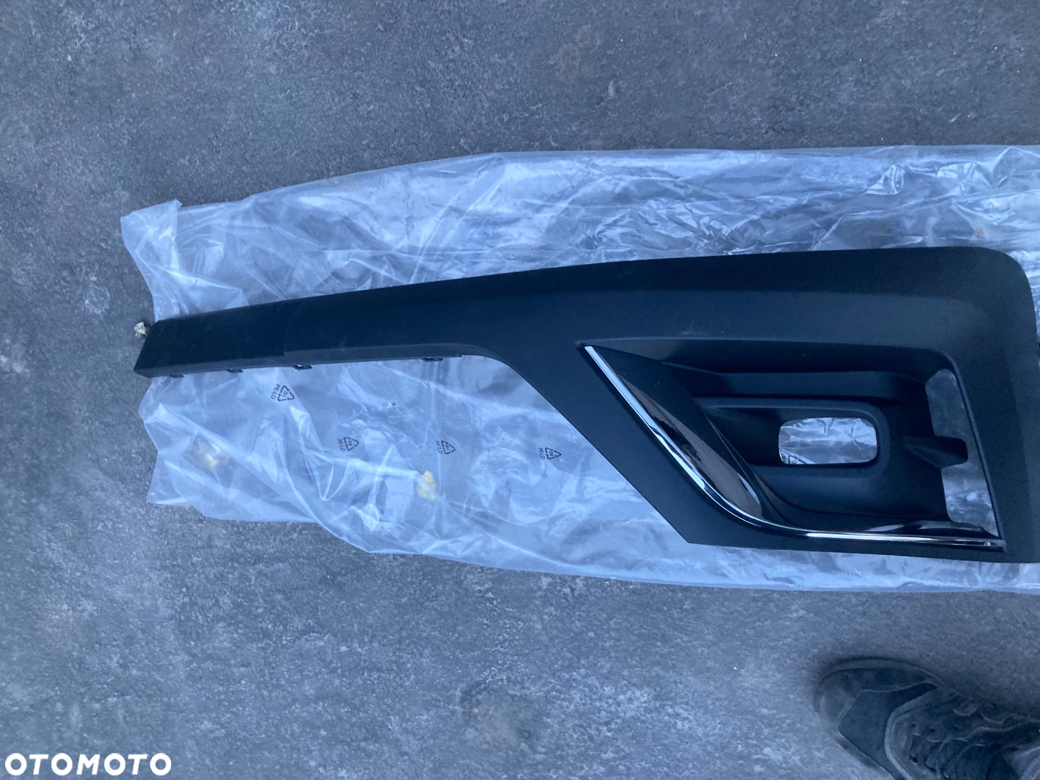 RENAULT TRAFIC  III 3 LIFT 4 IV 23r NOWA !!! LISTWA ZDERZAKA LEWA CHROM NAKŁADKA 261A39991R Wwa - 4