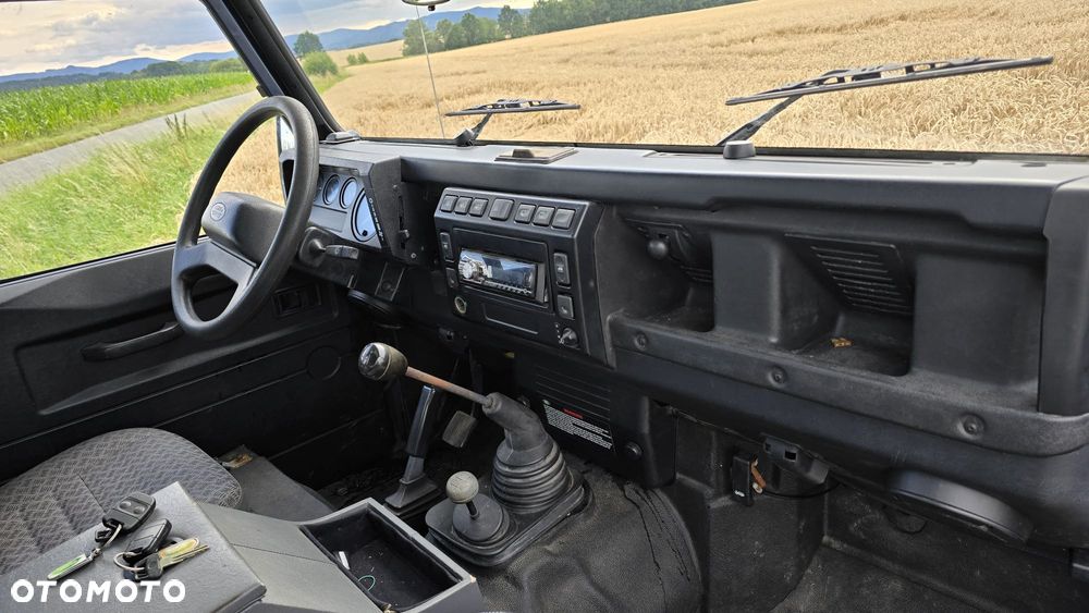 Land Rover Defender - 9