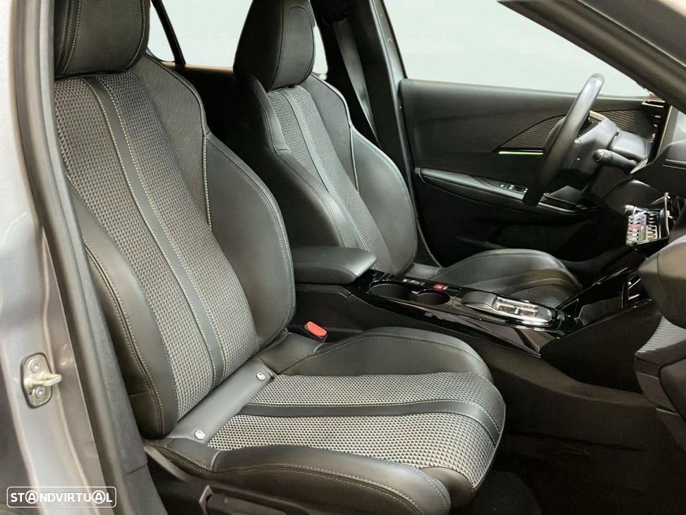 Peugeot e-208 50 kWh GT - 17