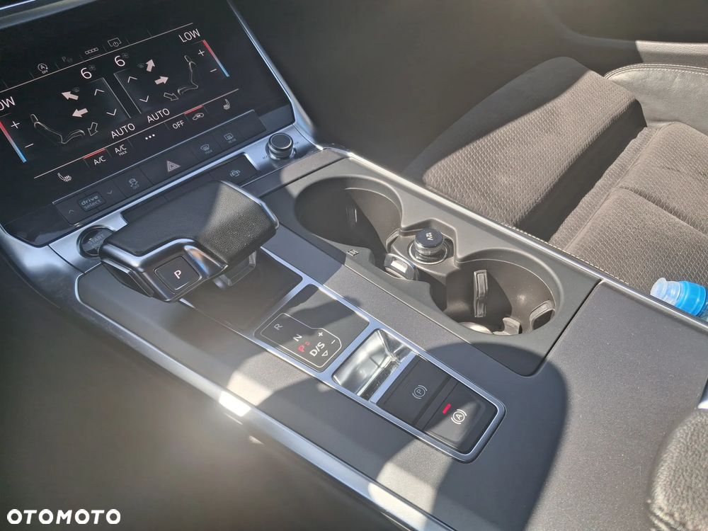 Audi A6 Avant 40 TDI S tronic S line - 26