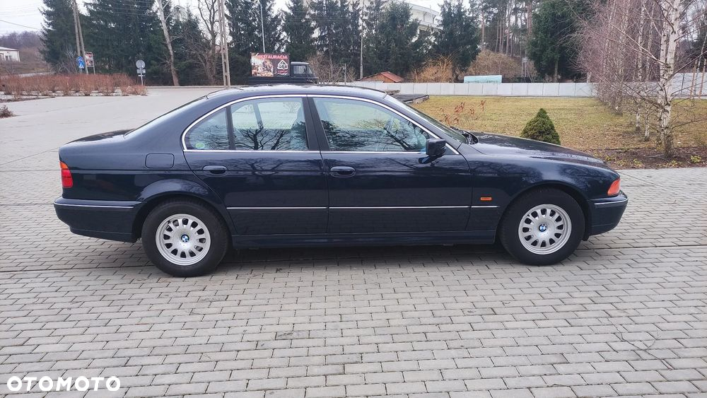 BMW Seria 5 528i - 3