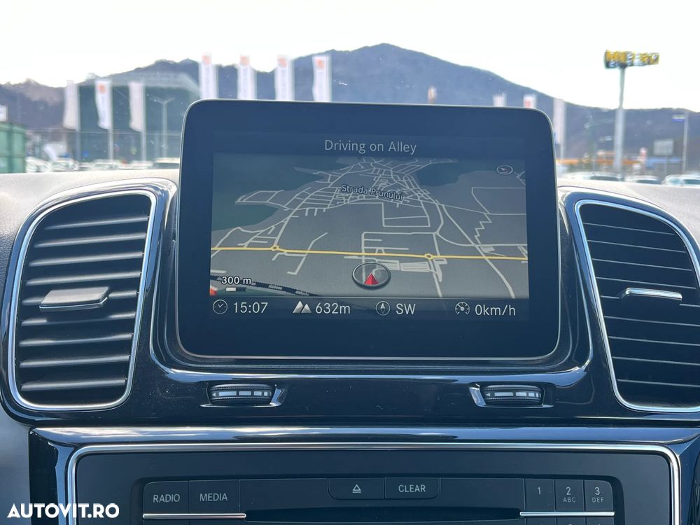 Mercedes-Benz GLE 250 d 4MATIC - 23