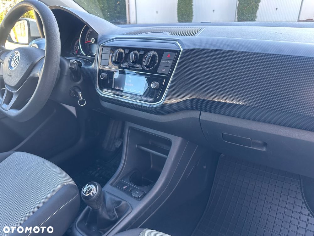 Volkswagen up! BlueMotion Technology street - 6