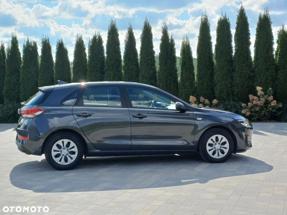 Hyundai i30 1.5 DPI Classic + - 25