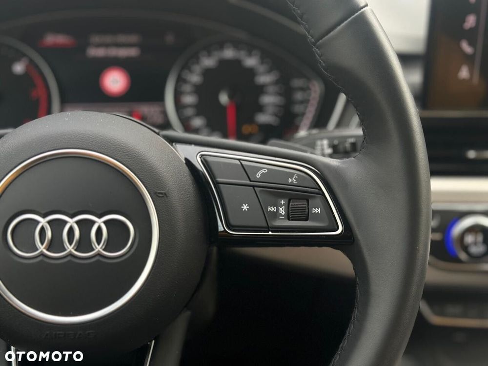 Audi A4 Limousine - 12