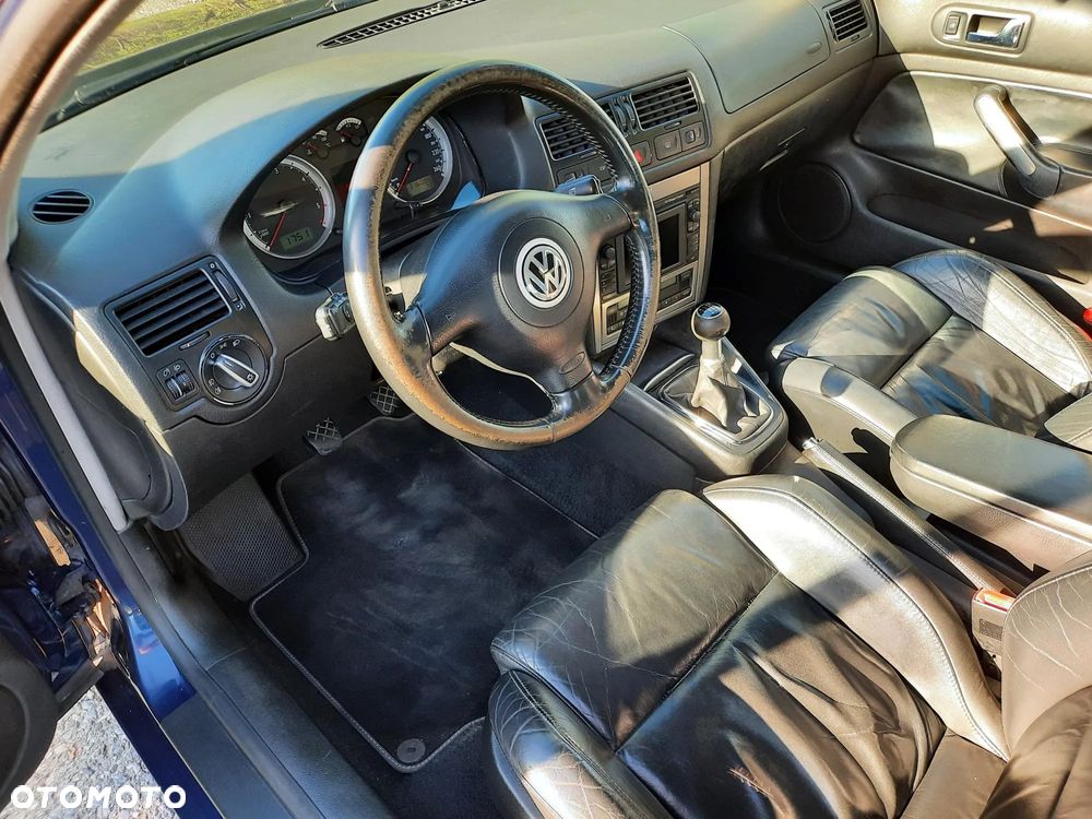 Volkswagen Golf 1.9 TDI Highline - 22