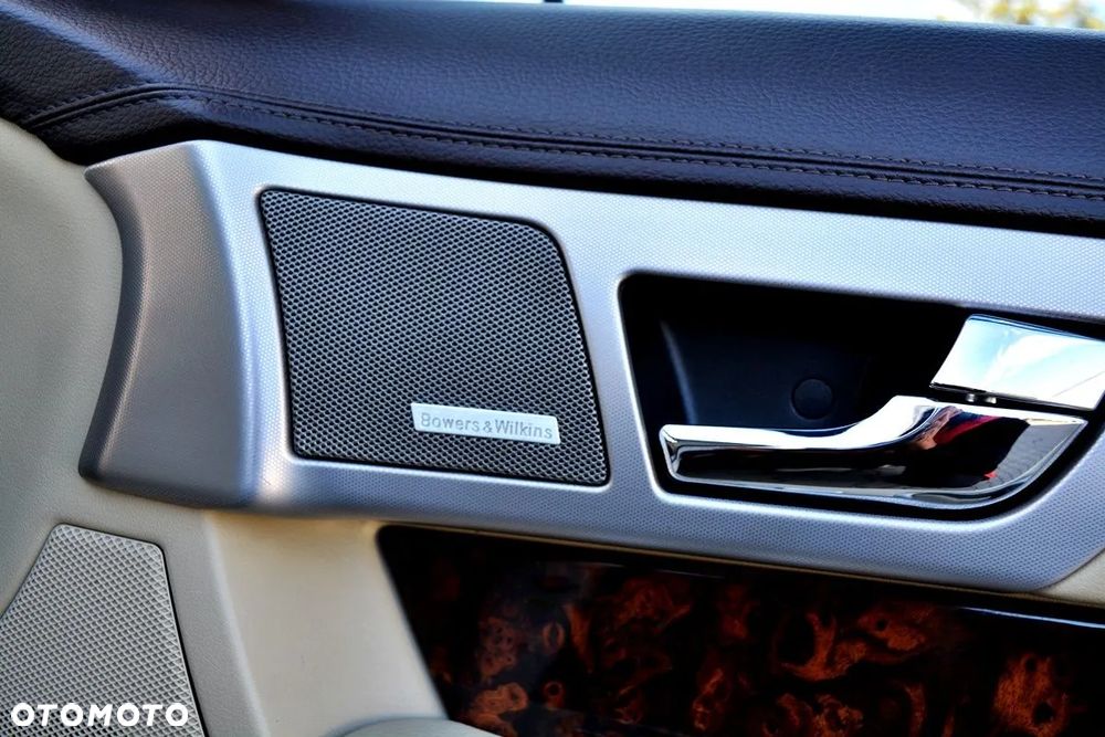 Jaguar XF 4.2 V8 Premium Luxury - 8