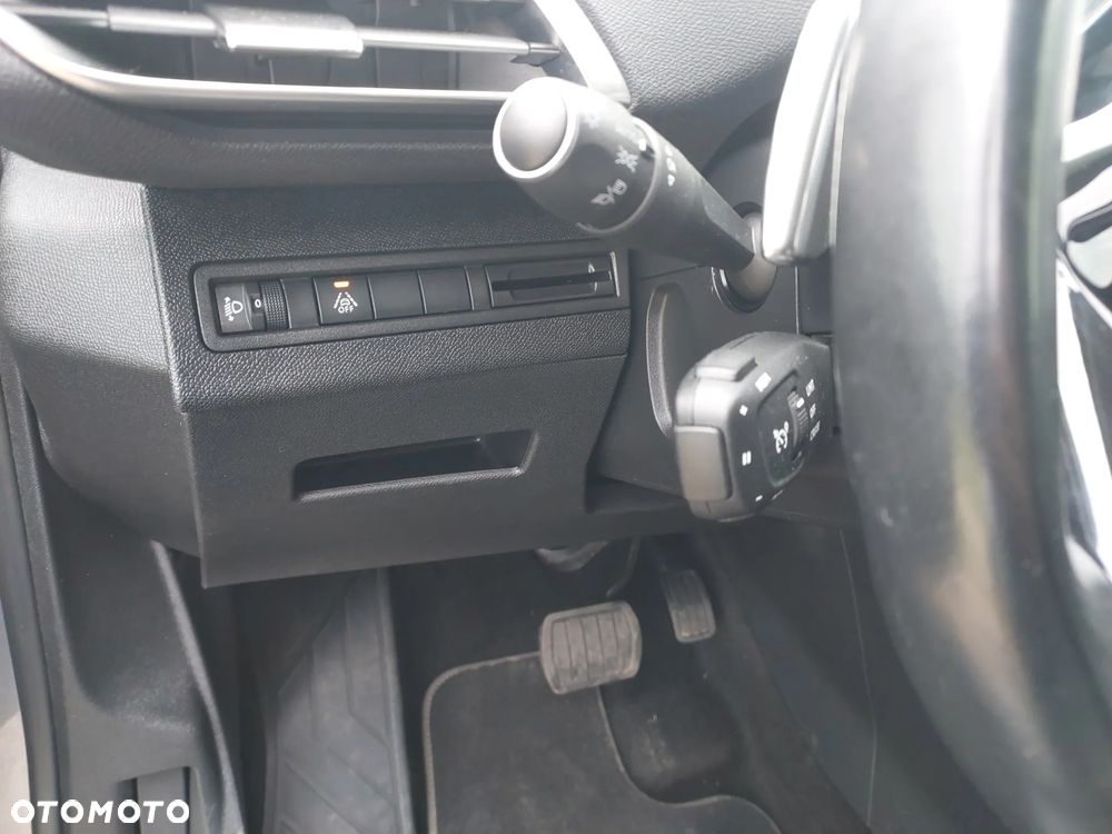 Peugeot 3008 1.5 BlueHDi Allure Pack S&S EAT8 - 17