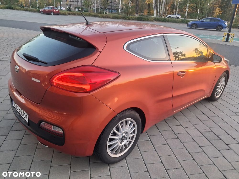 Kia ProCeed - 10