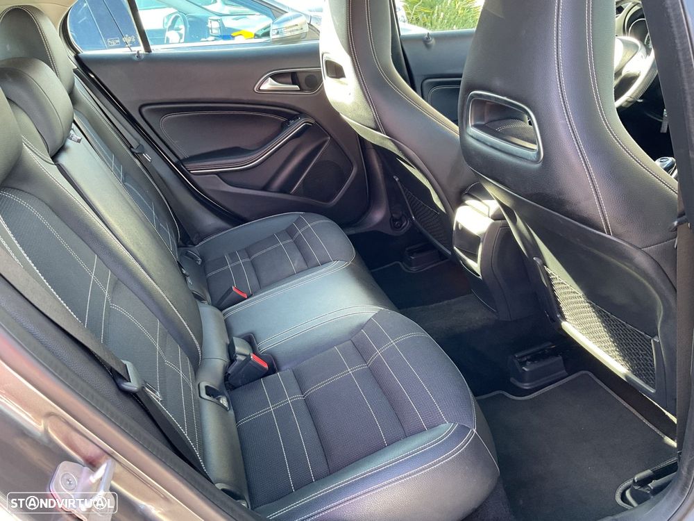 Mercedes-Benz GLA 180 d - 31