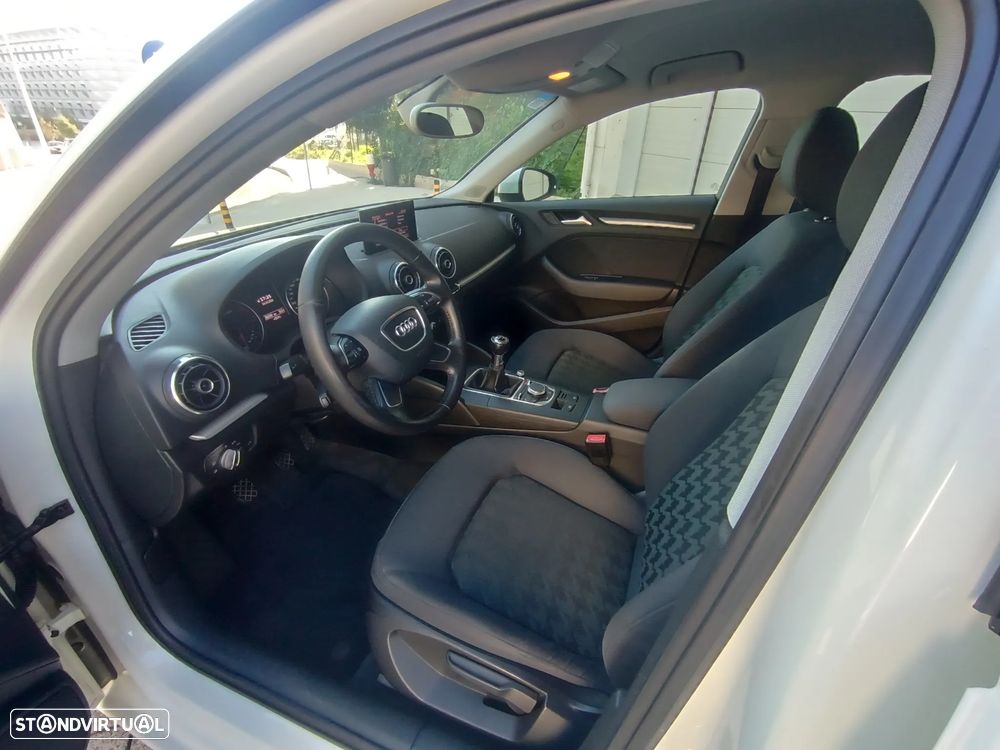 Audi A3 Sportback 1.6 TDI Advance Ultra - 12