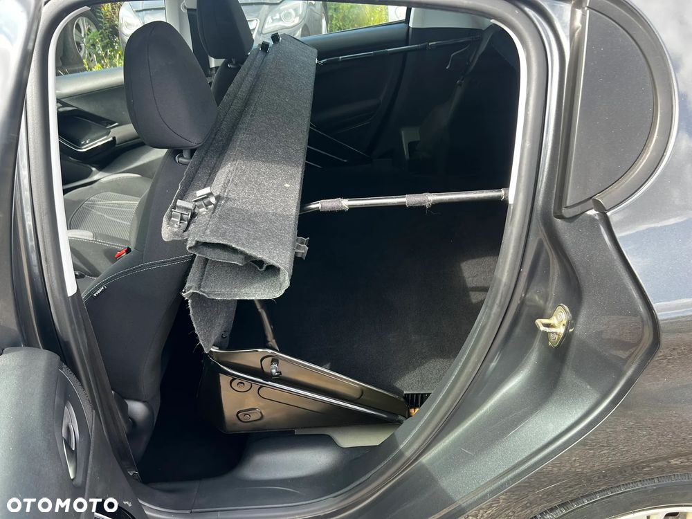 Peugeot 208 - 26