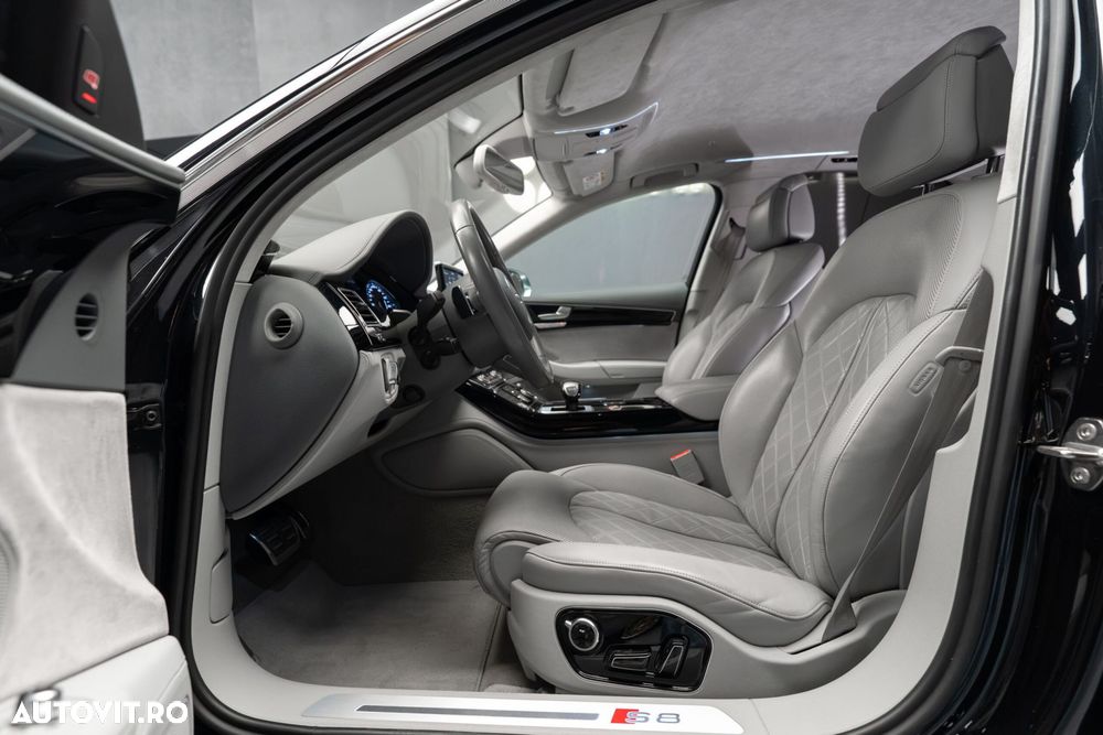 Audi S8 - 31