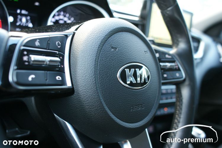 Kia Ceed - 9