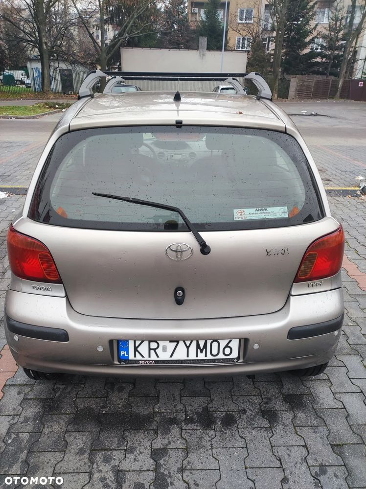 Toyota Yaris 1.0 Base - 9