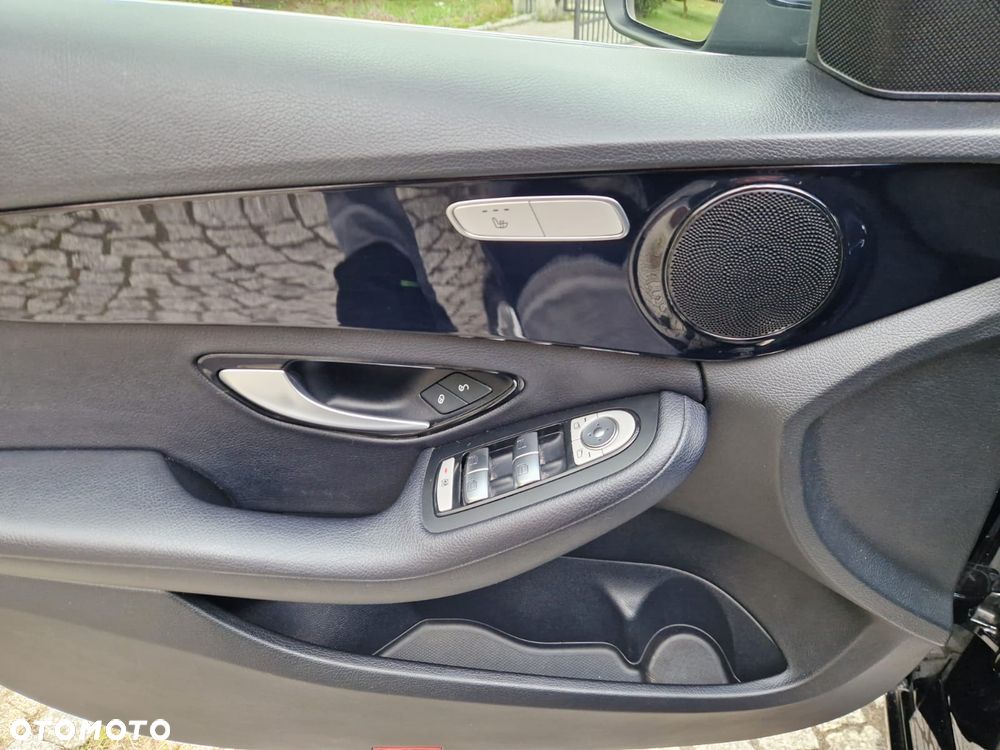 Mercedes-Benz Klasa C 220 CDI DPF Automatik BlueEFFICIENCY Elegance - 28