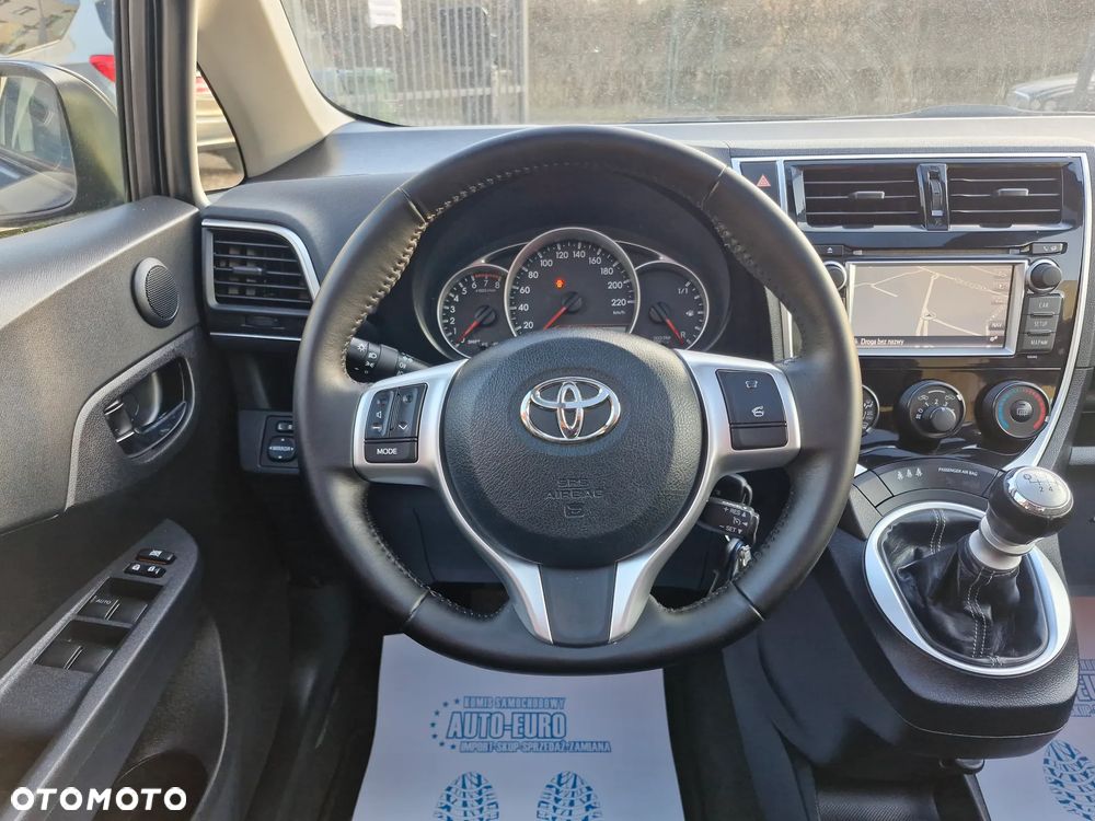 Toyota Verso S 1.33 Premium - 29