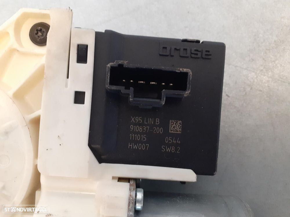 ELEVADOR DE VIDRO TRASEIRO DIREITO RENAULT MEGANE III FASTBACK 2011 -827306548R - 2