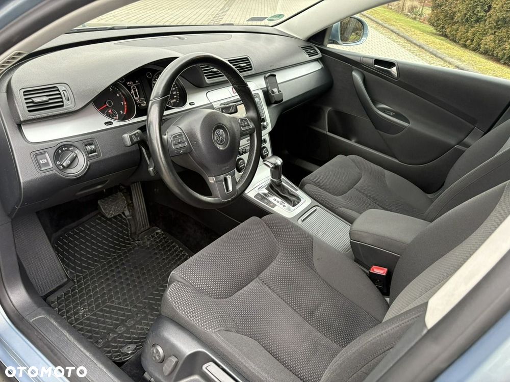 Volkswagen Passat - 10