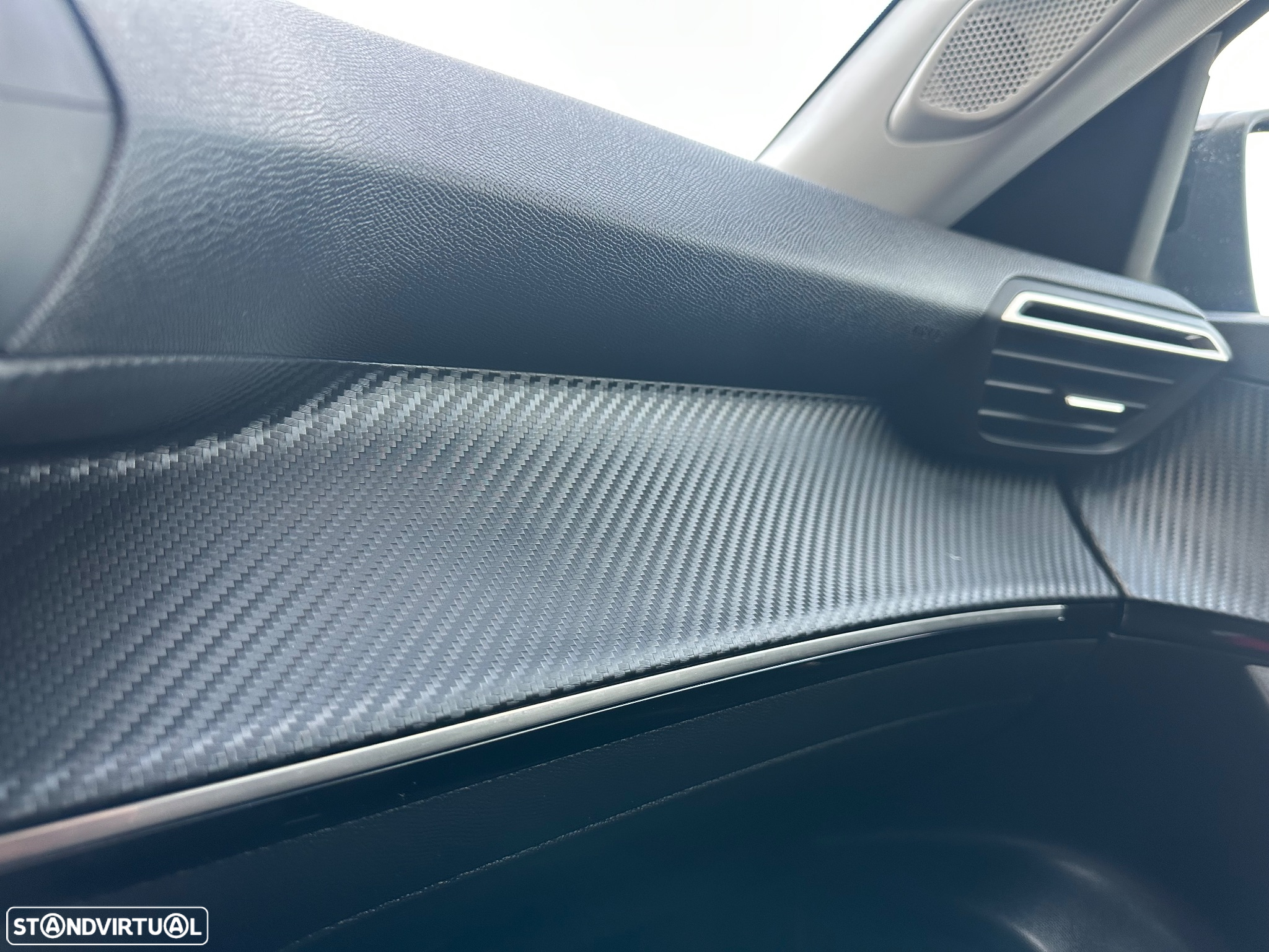 Peugeot 2008 1.2 PureTech Allure Pack - 32