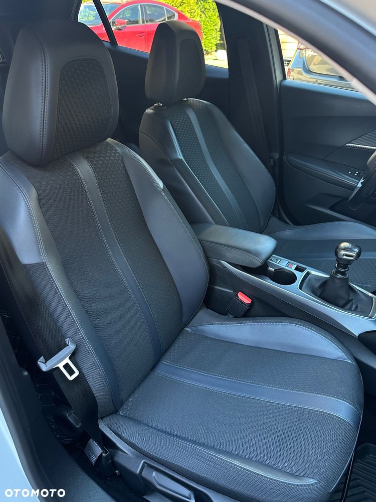 Peugeot 2008 PureTech 130 Allure Pack - 12