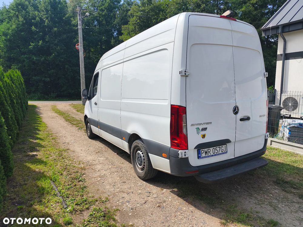 Mercedes-Benz Sprinter - 4