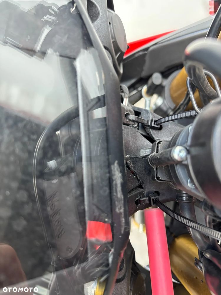 Aprilia Tuono - 10