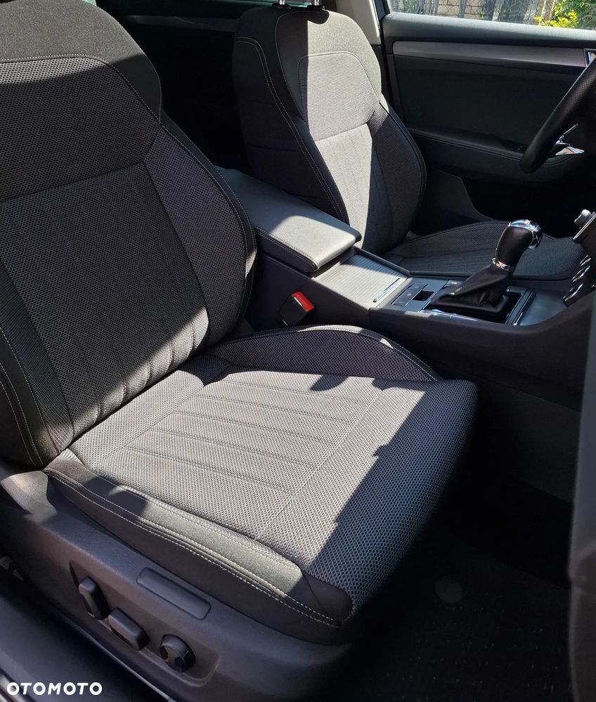 Skoda Superb 2.0 TDI SCR Style DSG - 25