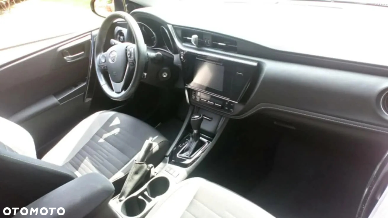 Toyota Auris 1.6 Dynamic MS - 9