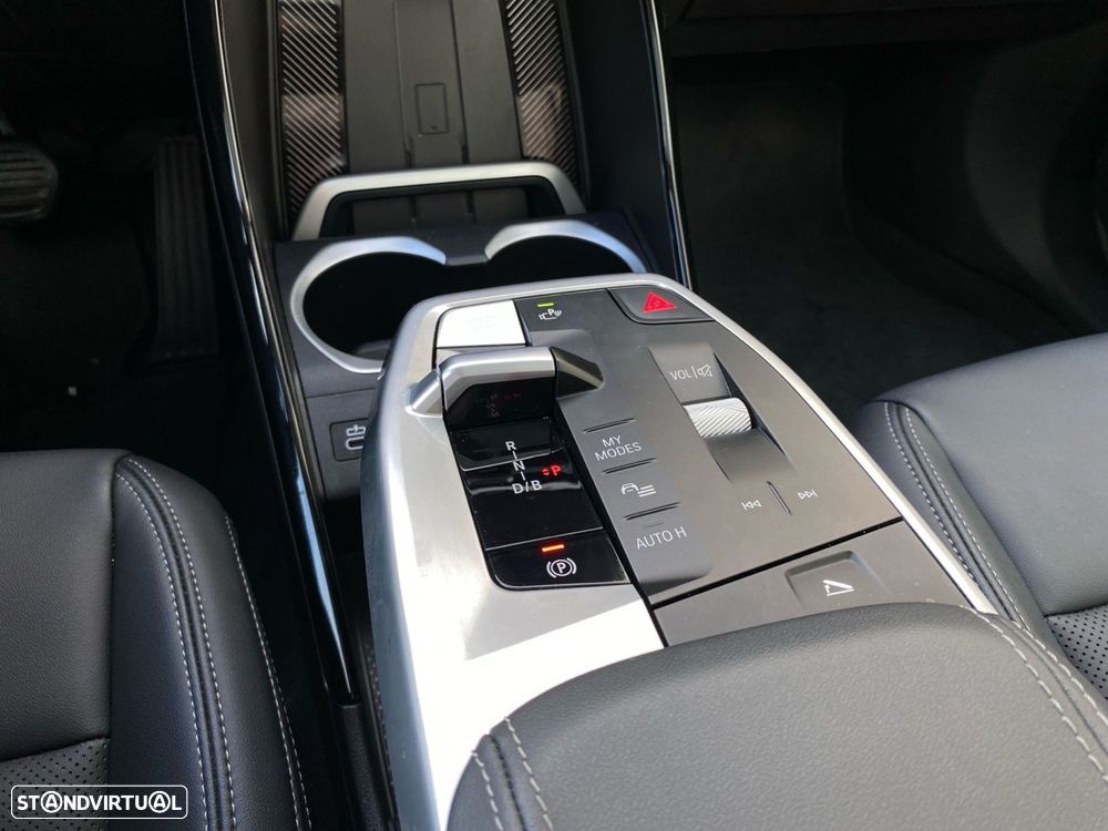 BMW iX1 eDrive20 xLine - 11