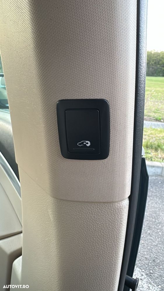 Volkswagen Sharan 2.0 TDI Blue Motion Highline - 8