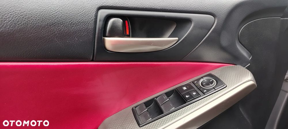 Lexus IS 200t / 300 F Sport - 2