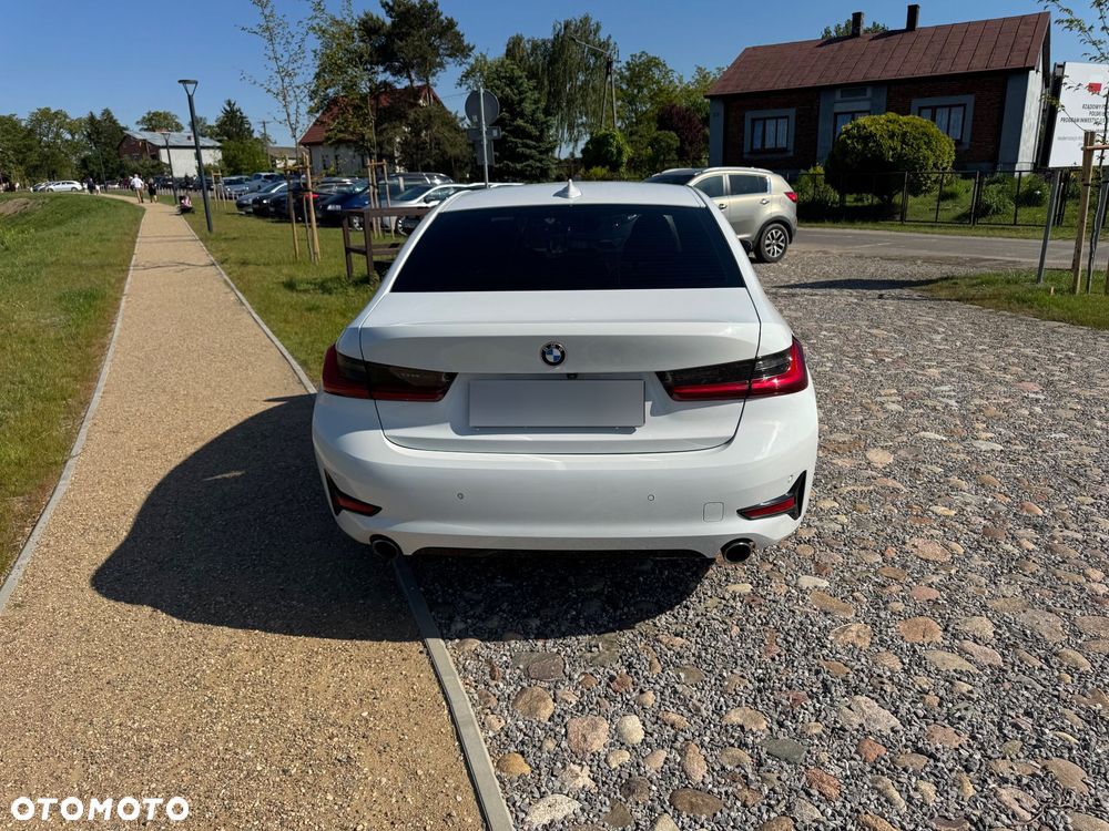 BMW Seria 3 330i Sport Line sport - 6