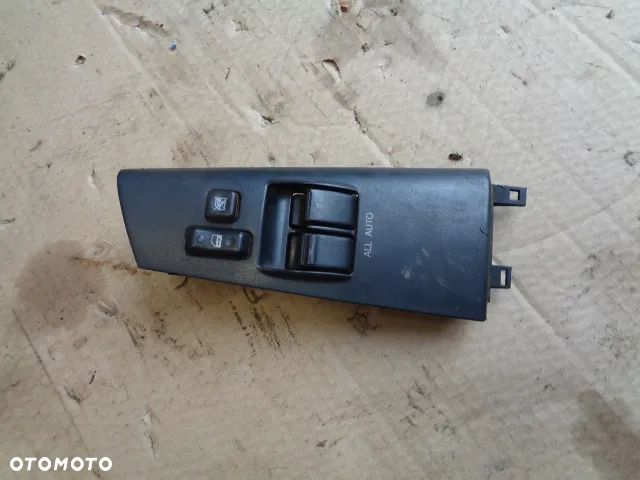PRZEŁĄCZNIK SZYB TOYOTA COROLLA E12 - 1