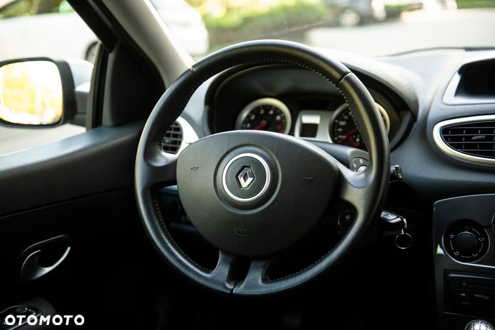 Renault Clio 1.2 16V Dynamique - 28