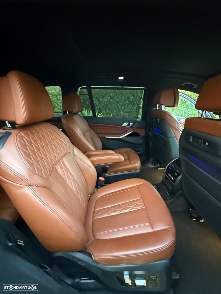 BMW X7 30 d xDrive Pack M - 32