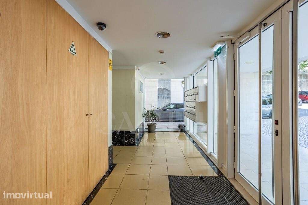 Apartamento T2 na Alta de Lisboa com Porteiro 24h e garagem - Grande imagem: 4/29