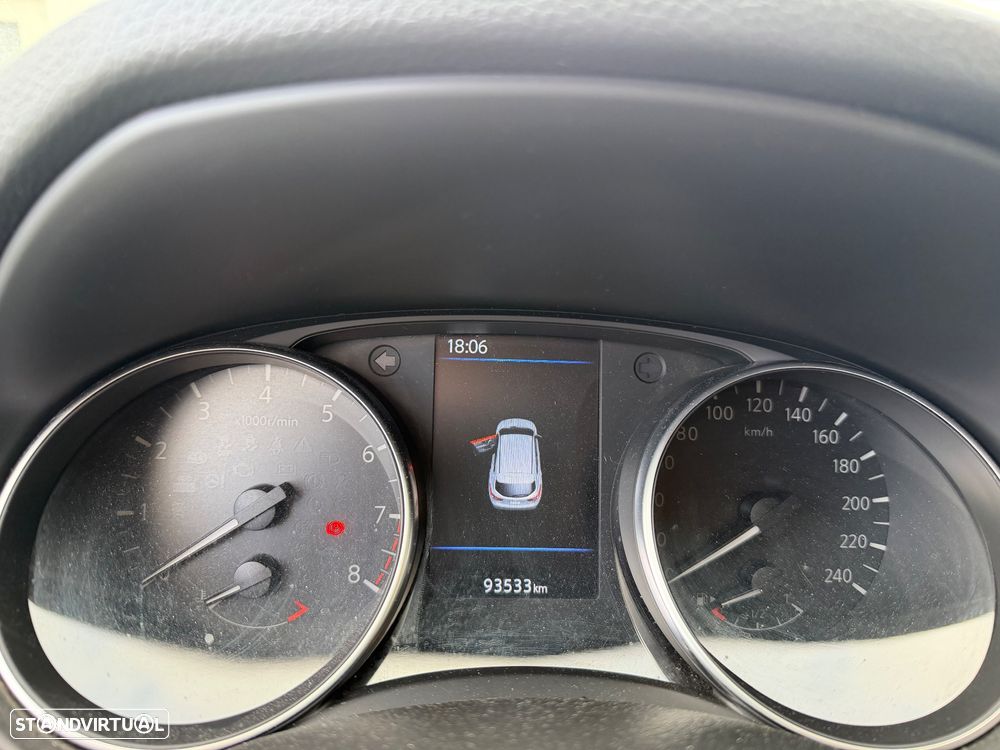 Nissan Qashqai 1.3 DIG-T N-Connecta J18 - 11