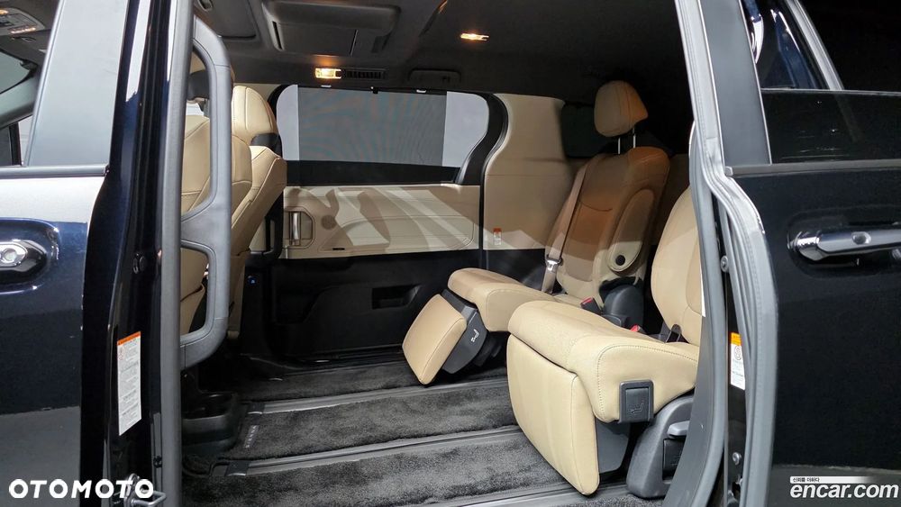 Toyota Sienna - 13