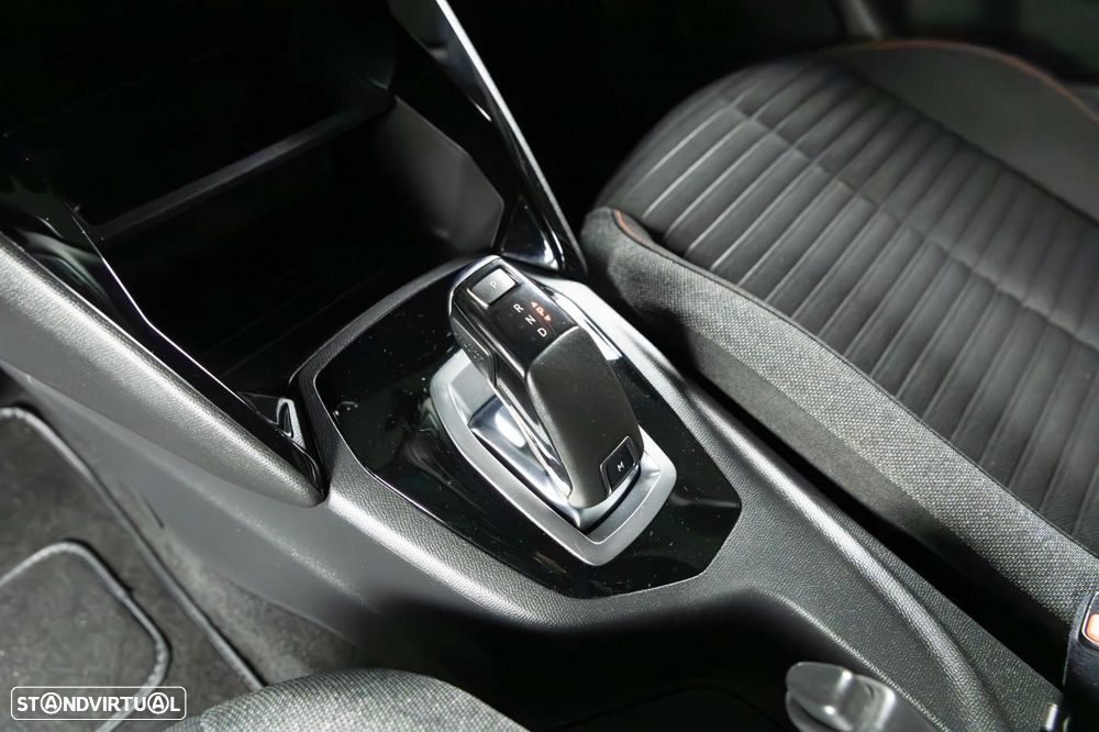 Peugeot 2008 1.5 BlueHDi Allure Pack EAT8 - 31