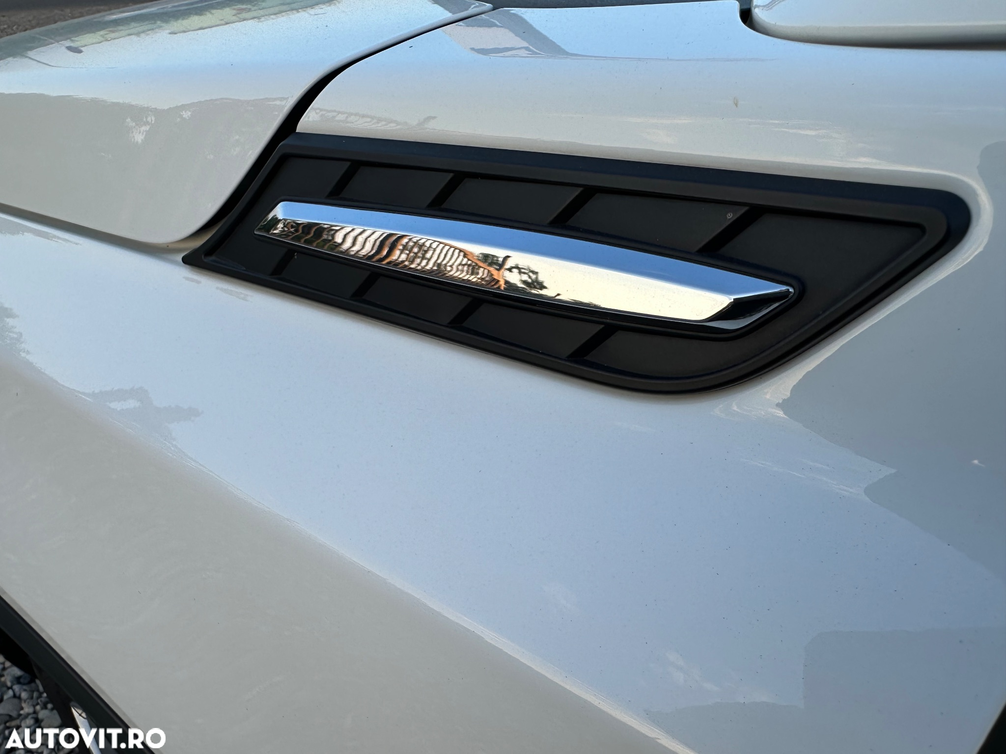 Suzuki Vitara 1.6 DDIS 4X4 Luxus - 18