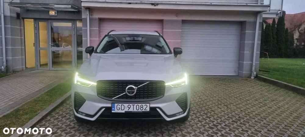 Volvo XC 60 B4 D AWD Plus Dark - 2