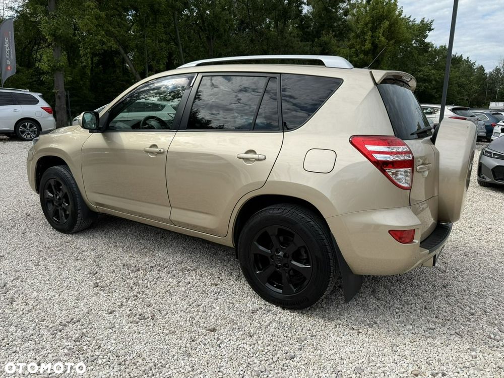 Toyota RAV4 - 12