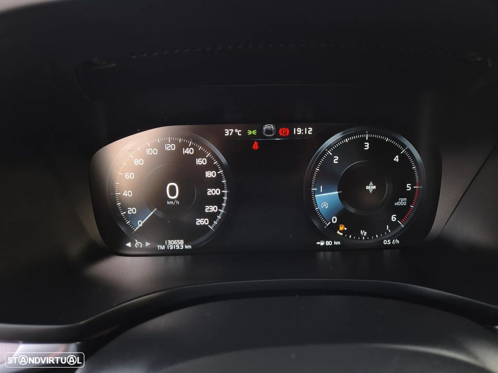 Volvo V60 2.0 D3 Momentum - 27