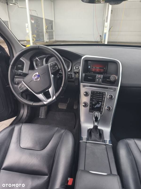 Volvo XC 60 D4 AWD Summum - 2