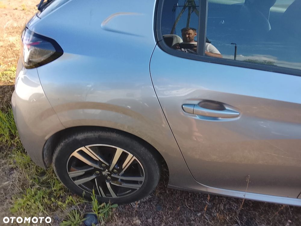 Peugeot 208 PureTech 100 Active Pack - 17